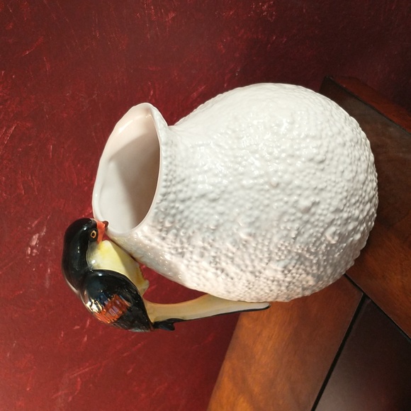 VINTAGE HALDON GROUP WHITE NUBBLY PORCELAIN PITCHER WITH FIGURAL BIRD HANDLE - Picture 3 of 5